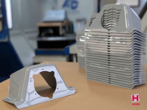 Kunststoffabdeckung, einzeln und mehrere, nach Thermoformen in grau glänzend