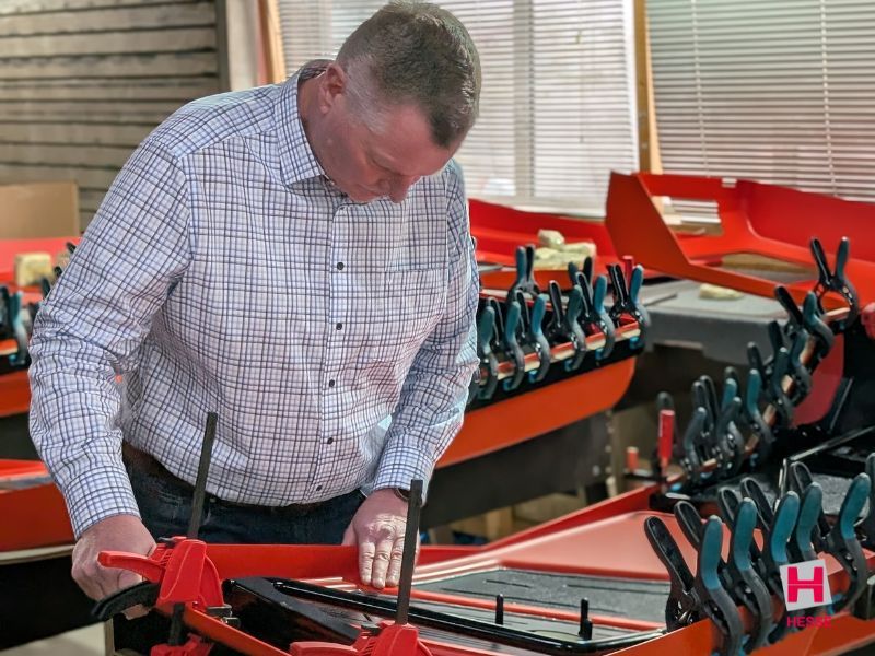 Kontrolle einer mittels Thermoformen gefertigten, geklebten Baugruppe