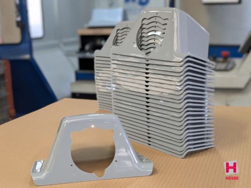 Graue thermogeformte Scheinwerferhutzen